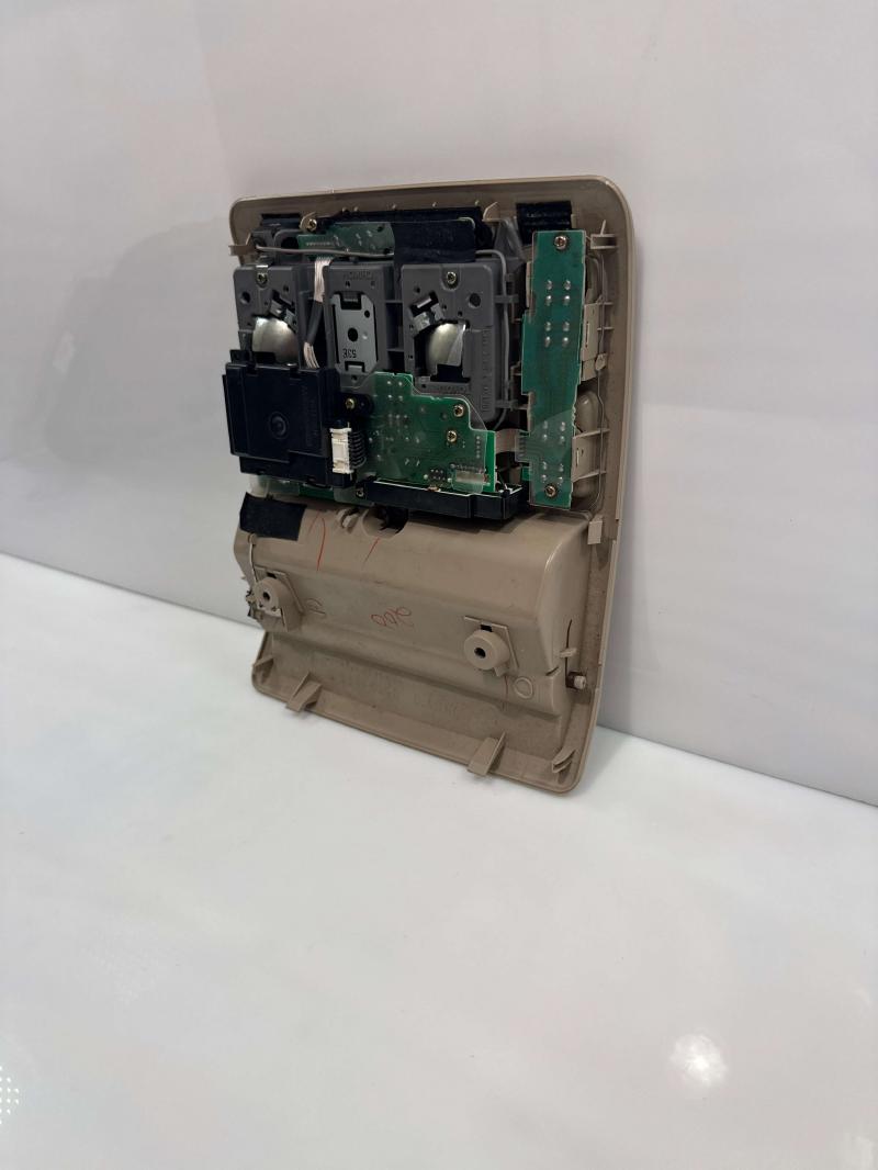 2005 Lexus RX 330 Front Console