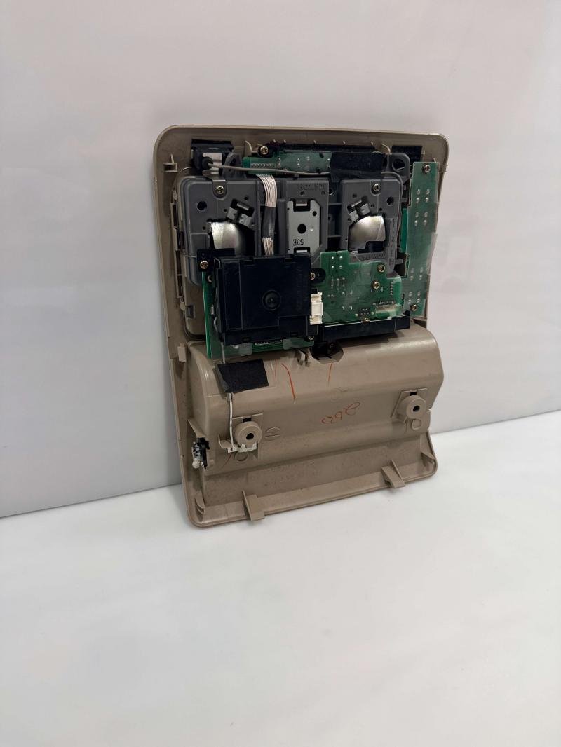 2005 Lexus RX 330 Front Console
