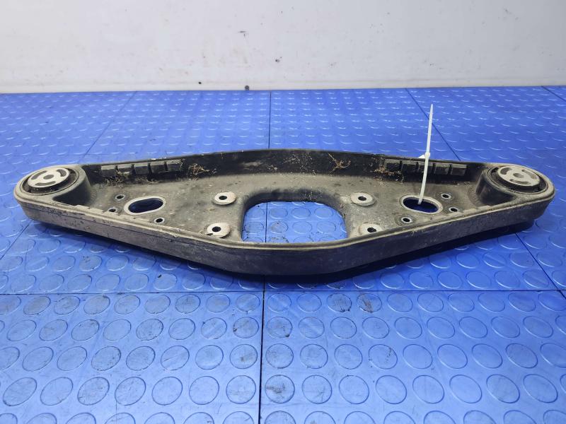 2006 Mercedes-Benz W219 CLS500 Rear Carrier Mount Bracket OEM 2193500408