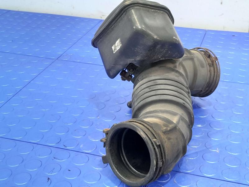 2010 - 2013 Kia Sportage 2.4L Engine Air Intake Hose OEM 281302S100