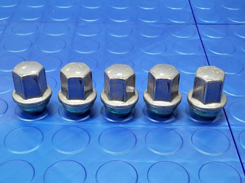 2023 Chevrolet Trailblazer Lug Nuts
