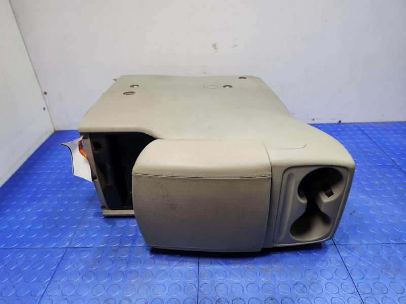2016 Kia Sedona Front Console