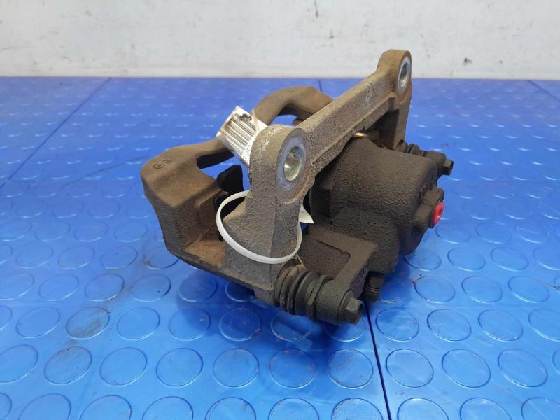 2019 Nissan Titan Caliper
