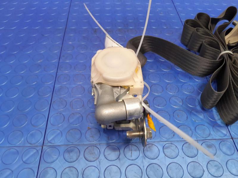 2011 Subaru Forester Front Seat Belt