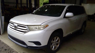 2011 Toyota Highlander Center Pillar
