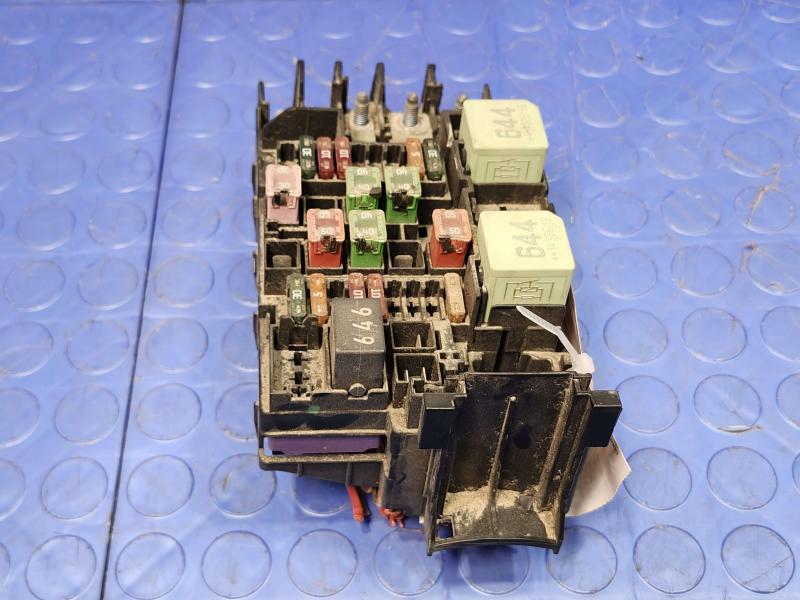 2015 Volkswagen Beetle Engine Fuse Box