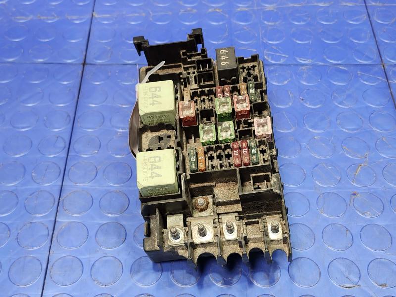 2015 Volkswagen Beetle Engine Fuse Box