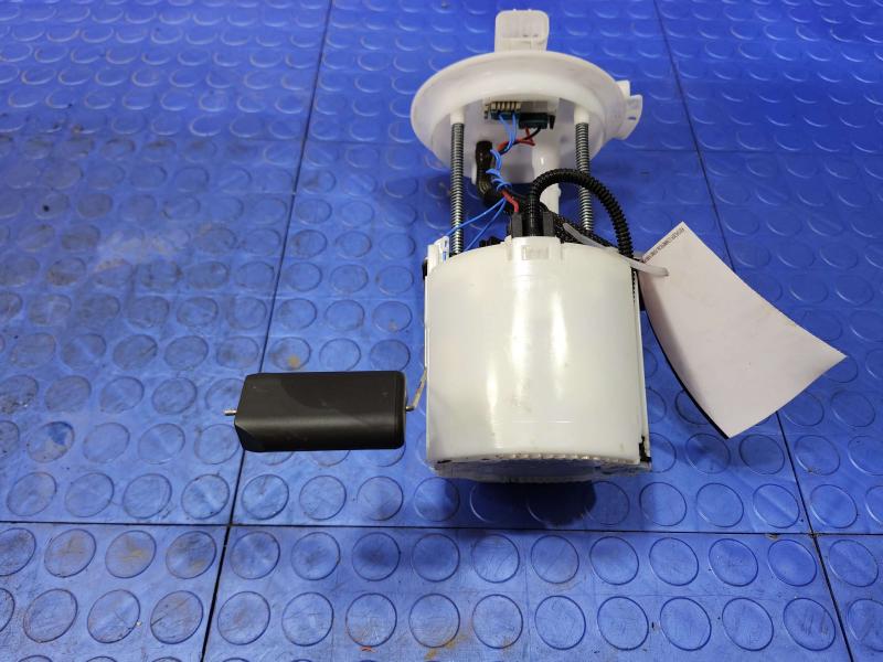 2018-2019 GMC Terrain FWD Tank Mounted Fuel Pump Assembly OEM 84493008