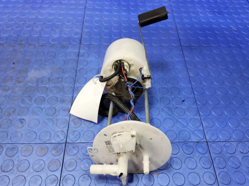 2018-2019 GMC Terrain FWD Tank Mounted Fuel Pump Assembly OEM 84493008