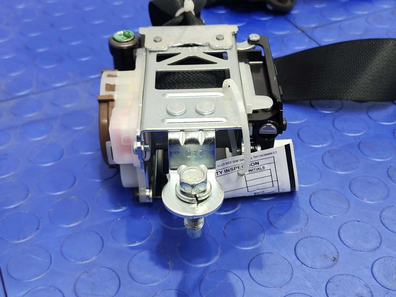 2019 Nissan Titan Front Seat Belt