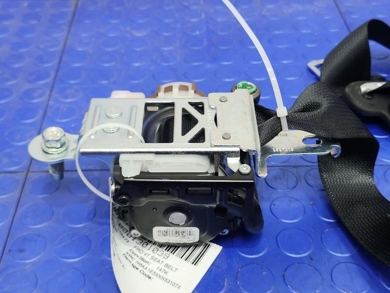 2019 Nissan Titan Front Seat Belt