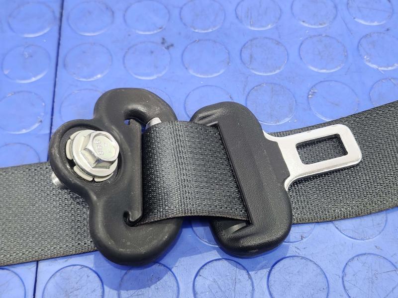 2019 Nissan Titan Front Seat Belt
