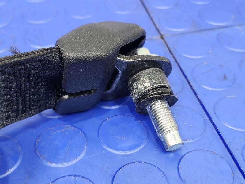 2019 Nissan Titan Front Seat Belt