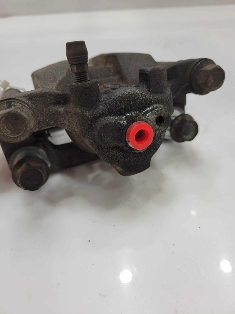2015 Nissan Rogue Caliper