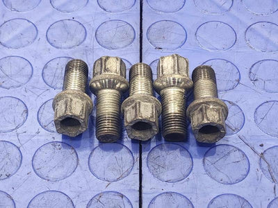 2015 Volkswagen Golf Lug Nuts
