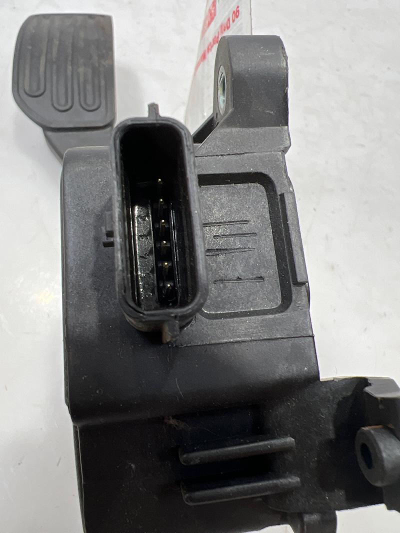 2013 - 2019 Nissan Versa Accelerator Pedal Assembly OEM 180029KS0A