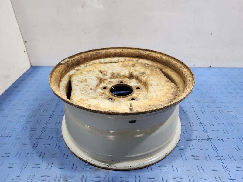 2001 Ford F-150 Wheel