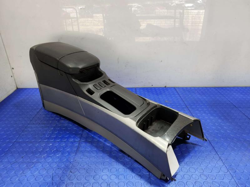 2003 Toyota 4Runner Front Console