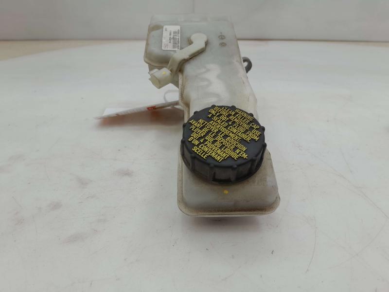 2013 - 2019 Ford Escape Brake Master Cylinder Assembly OEM EV6Z2140A