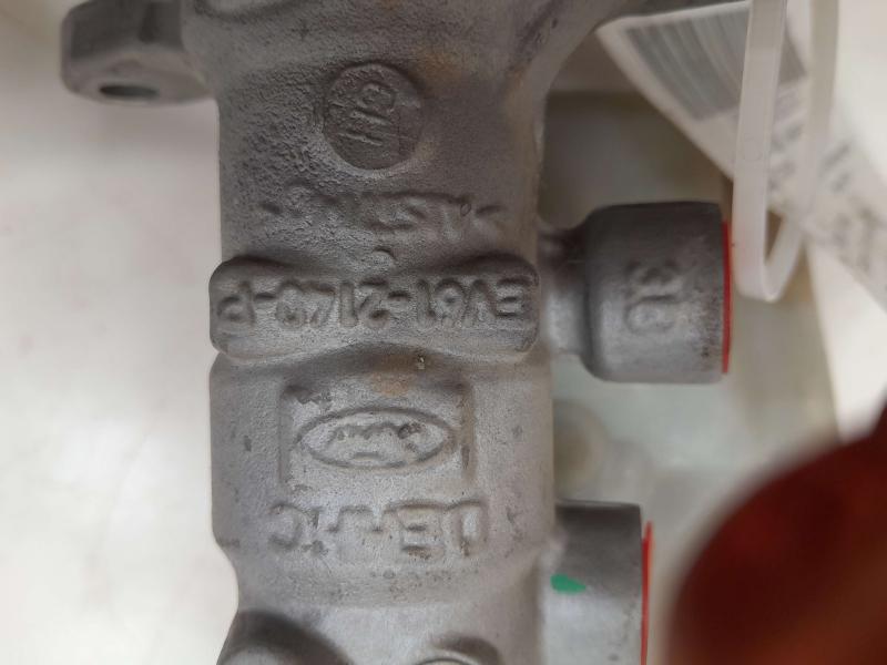 2013 - 2019 Ford Escape Brake Master Cylinder Assembly OEM EV6Z2140A