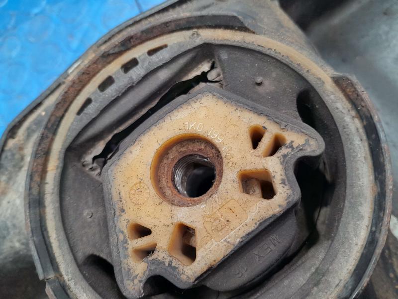 2013 Volkswagen Beetle Crossmember/Cradle/Undercarria