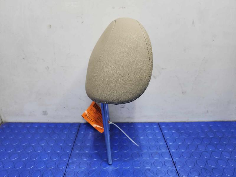2013 Volkswagen Beetle Headrest