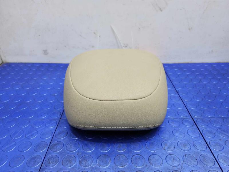 2013 Volkswagen Beetle Headrest
