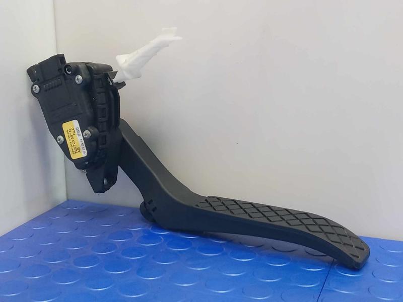 2009-2015 Audi Q7 Accelerator Pedal Assembly Genuine OEM Part 7L0723507D