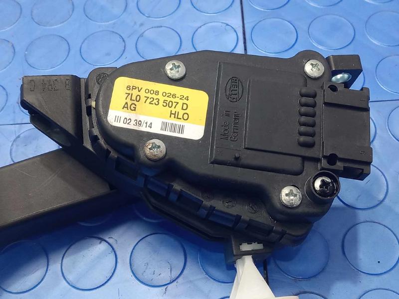 2009-2015 Audi Q7 Accelerator Pedal Assembly Genuine OEM Part 7L0723507D
