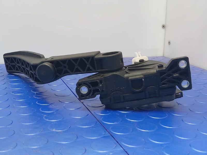 2009-2015 Audi Q7 Accelerator Pedal Assembly Genuine OEM Part 7L0723507D