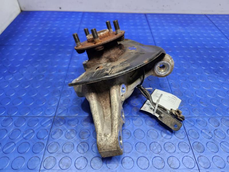 2013 Toyota Prius Spindle Knuckle Front