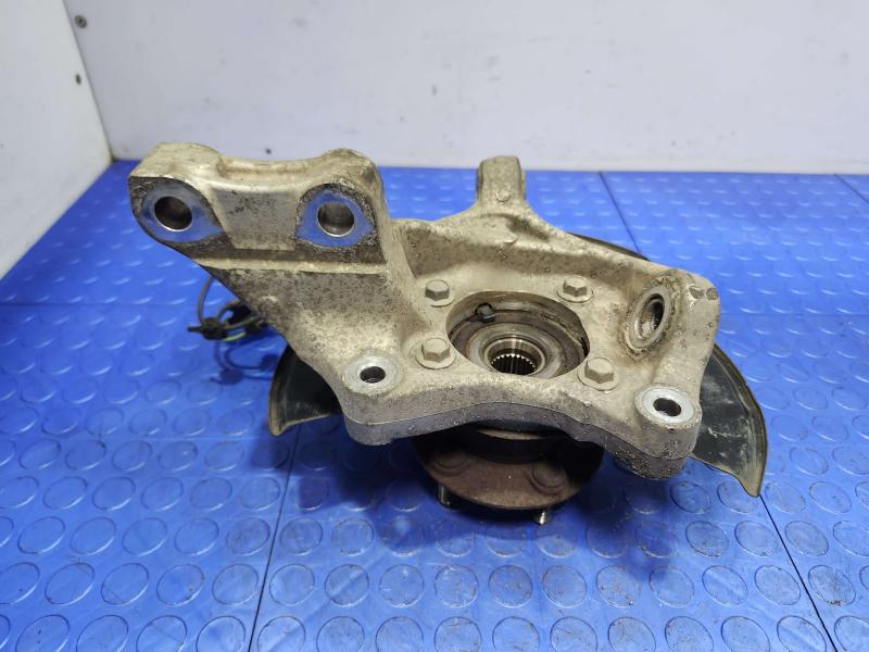 2013 Toyota Prius Spindle Knuckle Front