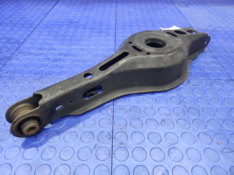 2017 Toyota Prius Lower Control Arm Rr