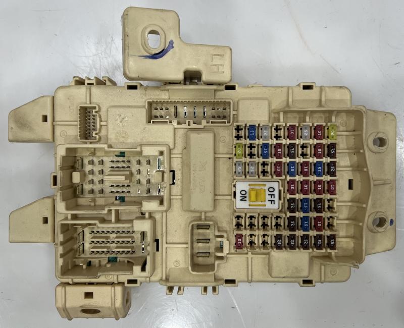 2014 - 2016 Kia Soul Instrument Panel Junction Box Assembly OEM 91950B2550