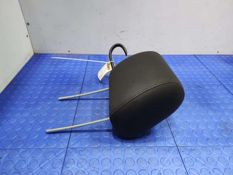 2010 Dodge Challenger Headrest