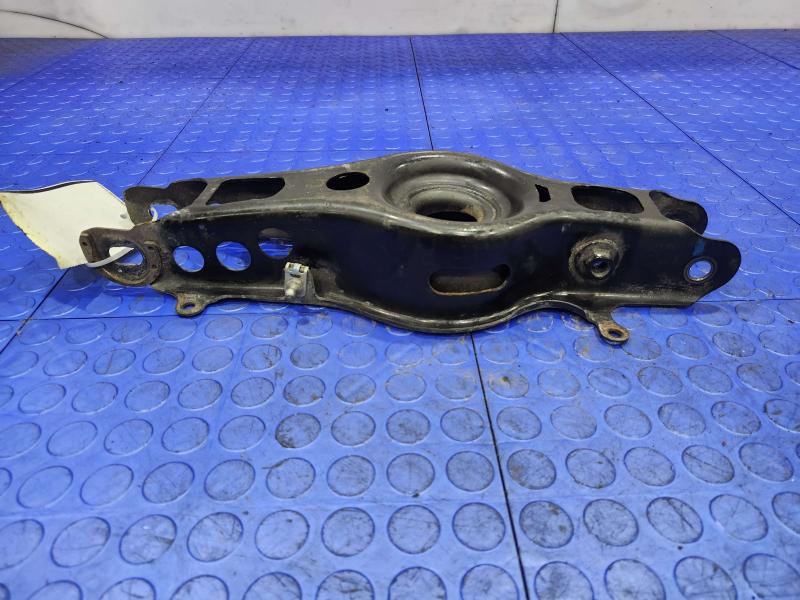 2016 Cadillac ATS Lower Control Arm Rr