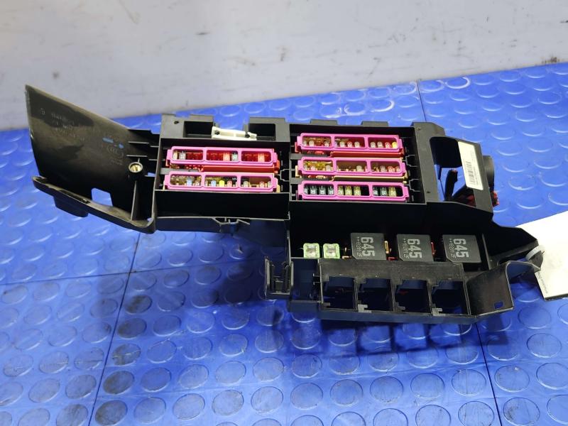 2018 Audi Q7 Engine Fuse Box