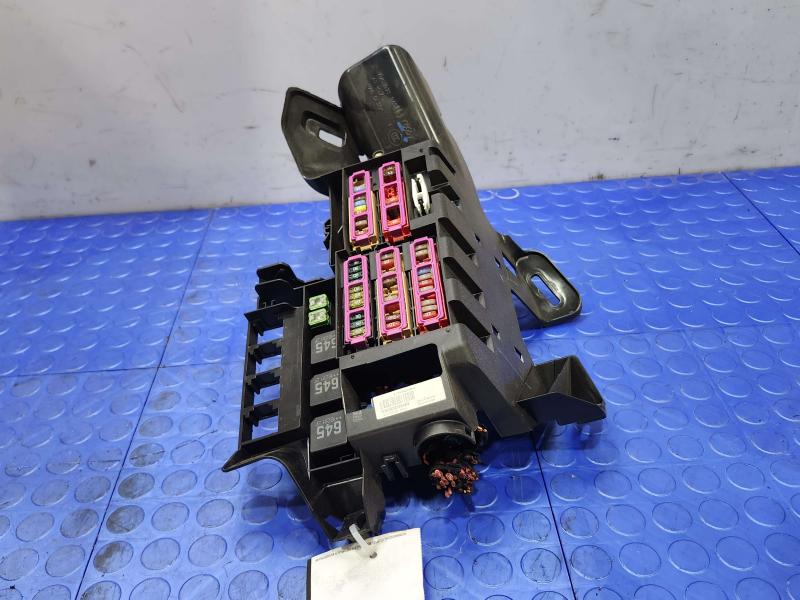 2018 Audi Q7 Engine Fuse Box