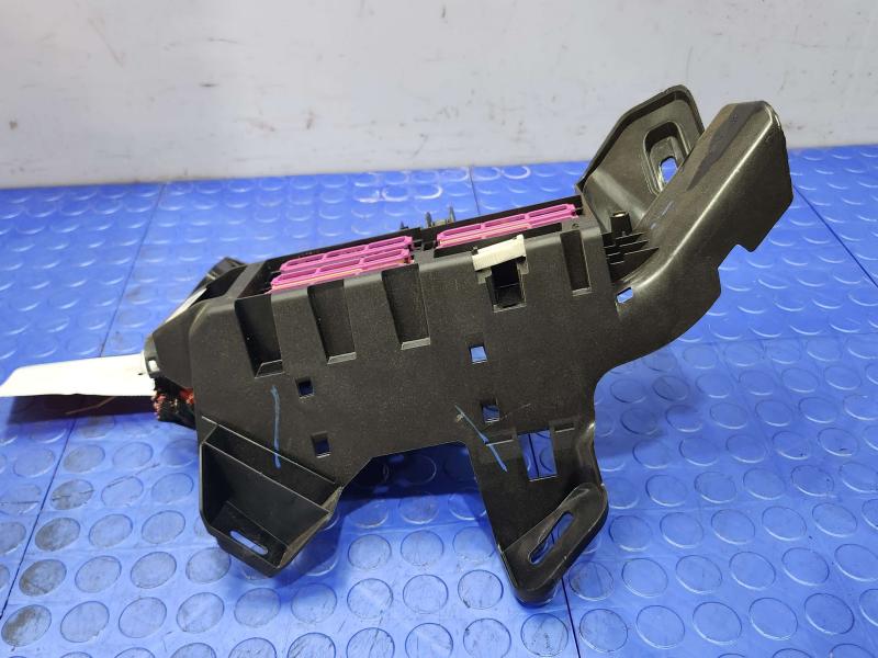 2018 Audi Q7 Engine Fuse Box