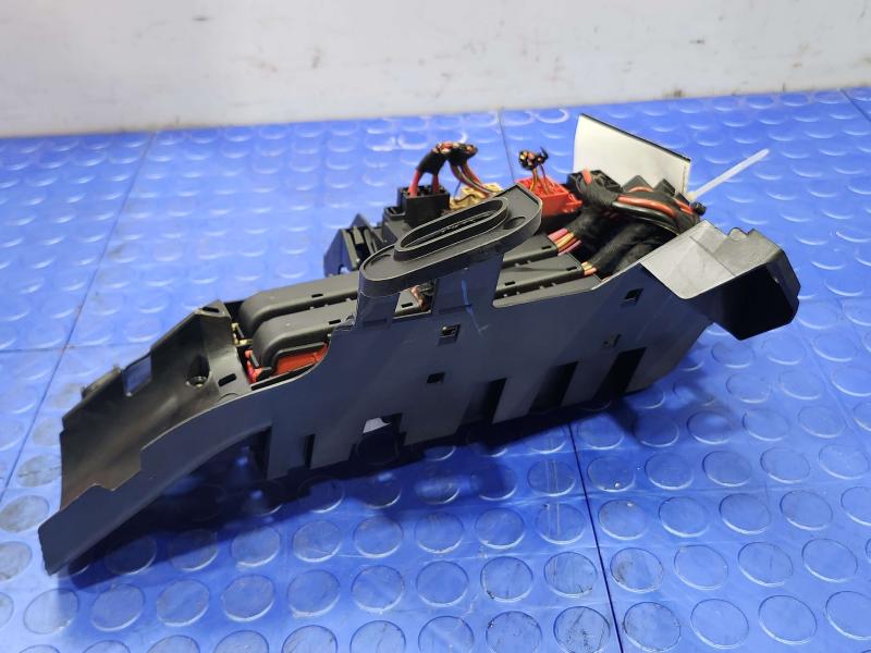 2018 Audi Q7 Engine Fuse Box