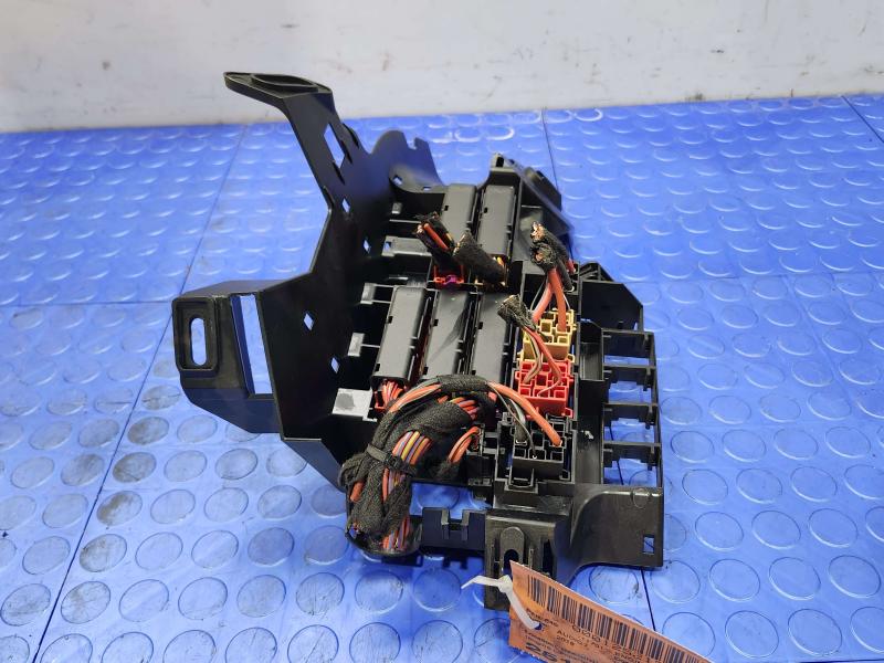 2018 Audi Q7 Engine Fuse Box