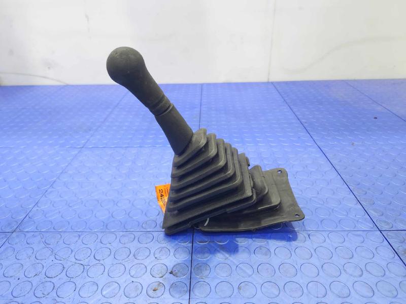 1998 Chevrolet Tracker Floor Shifter