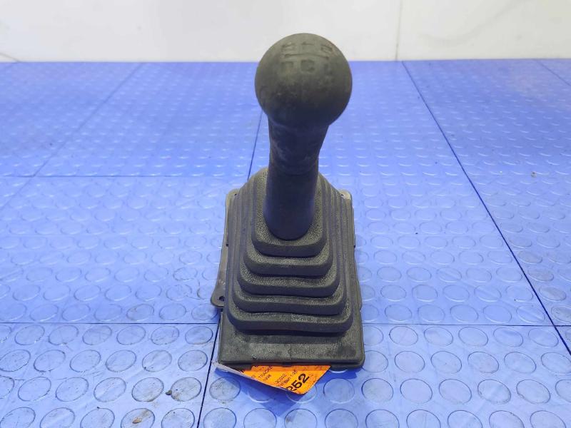 1998 Chevrolet Tracker Floor Shifter