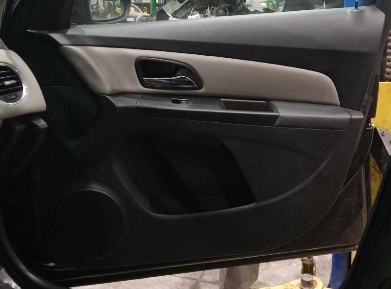 2014 Chevrolet Cruze Front Door Trim Panel
