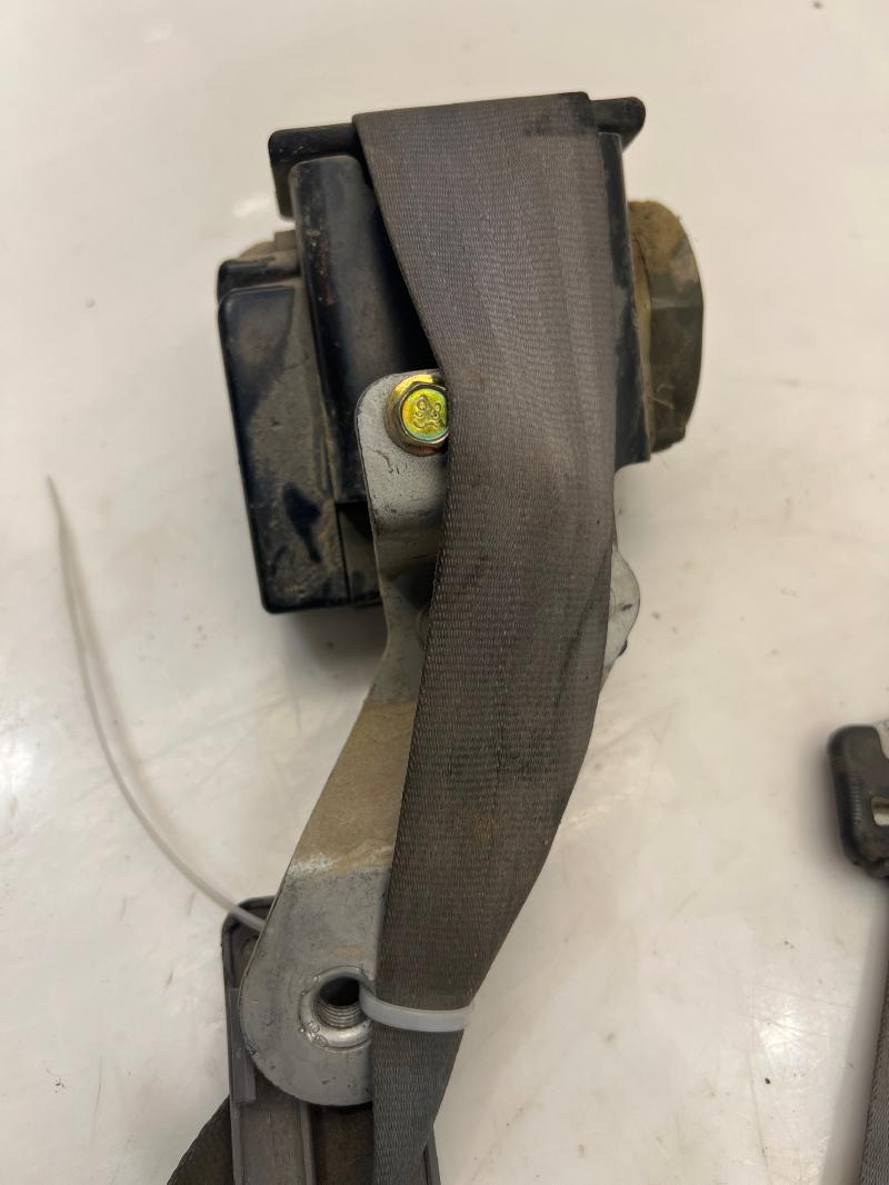 1998 Jeep Cherokee Rear Seat Belt