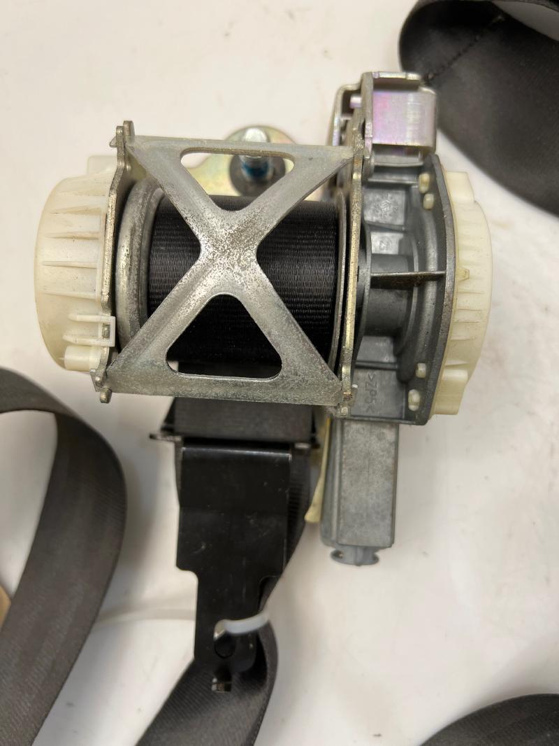 2011 Hyundai Sonata Front Seat Belt
