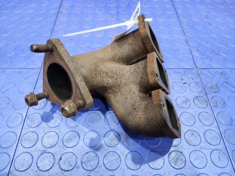 2018 Volkswagen Passat Exhaust Manifold