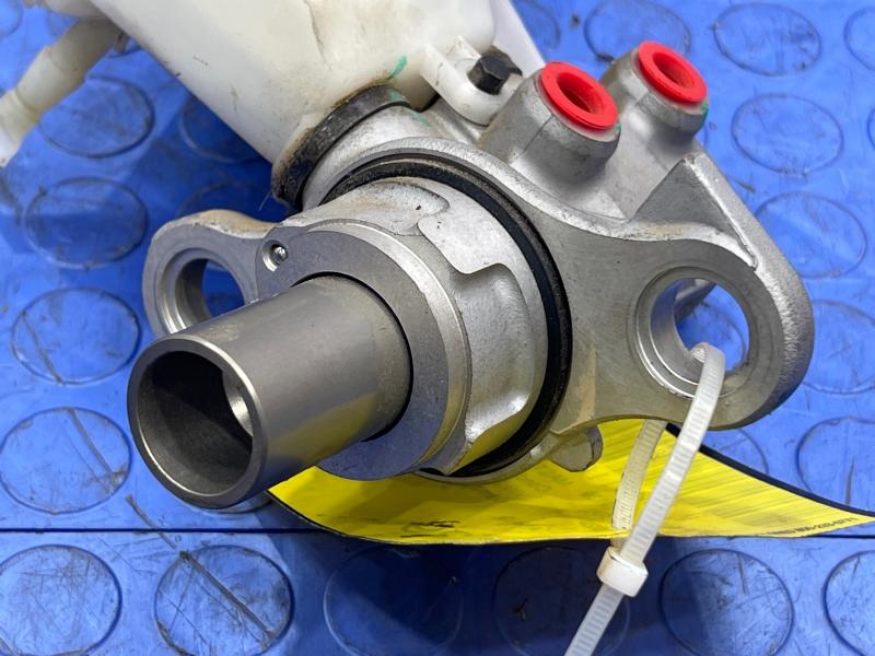 2018-2022 GMC Terrain Brake Master Cylinder Assembly Genuine OEM 84104229