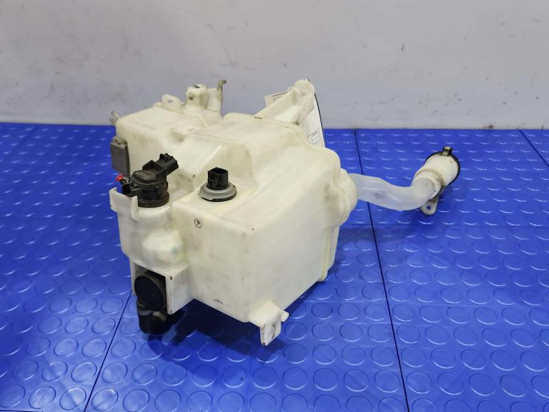 2008 Lexus LS 460 Washer Bottle