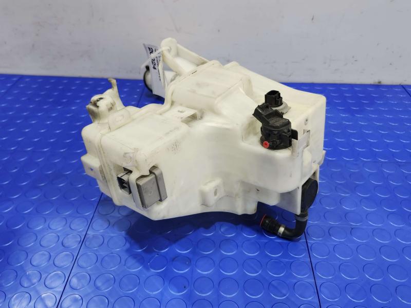 2008 Lexus LS 460 Washer Bottle
